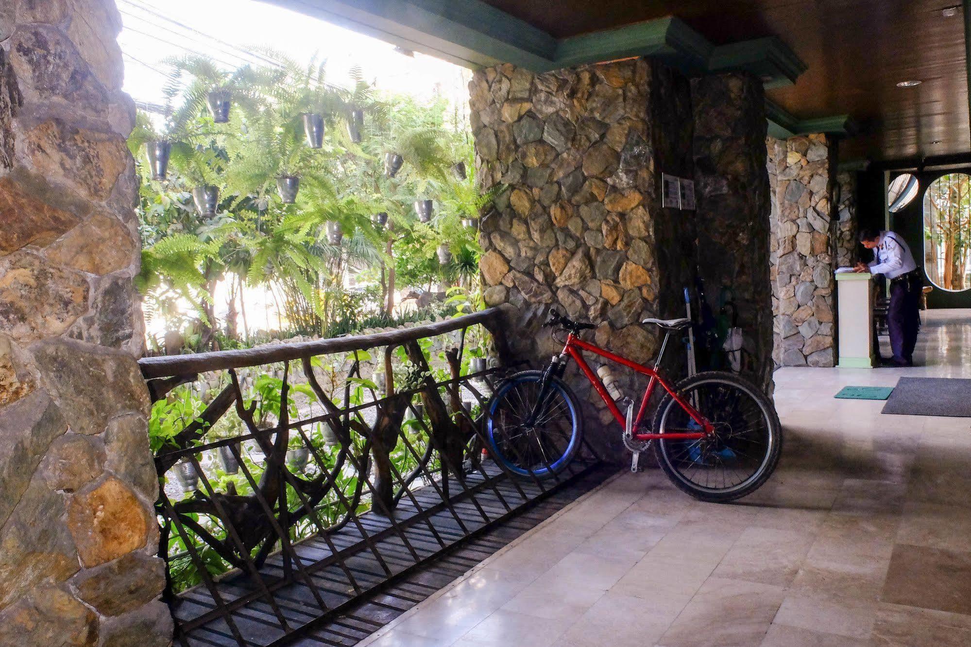 West Gorordo Hotel Cebú Exterior foto
